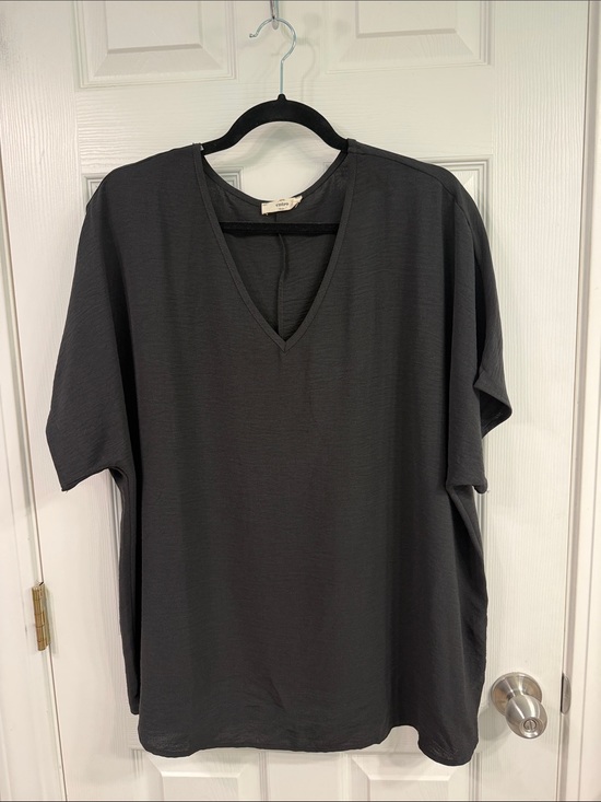 entro Tops - GUC Entro short sleeve black blouse.  Size XL.